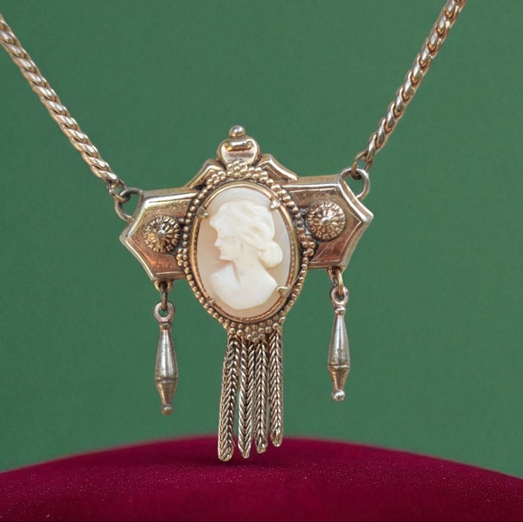 Antique Jewelry - Antique Victorian Carved Shell Cameo Necklace